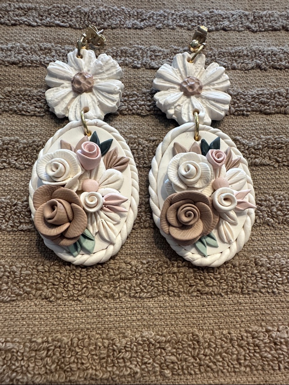 Handmade Floral Drop Earrings - Cream & Blush. NEW - Picture 2 of 5